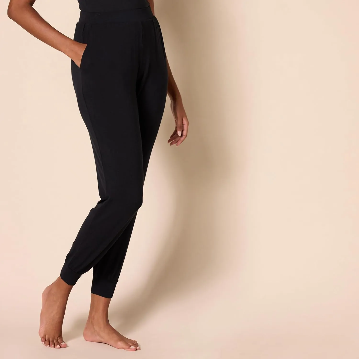 Amazon Essentials Women's Lightweight Knit Jersey Pajama Pants, Jogger Lounge Sleep Wear with Pockets