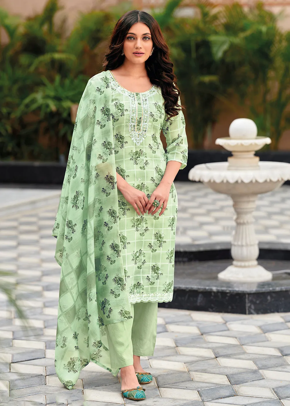 Elegant Green Lilen Embroidered Trendy Casual Salwar Suit
