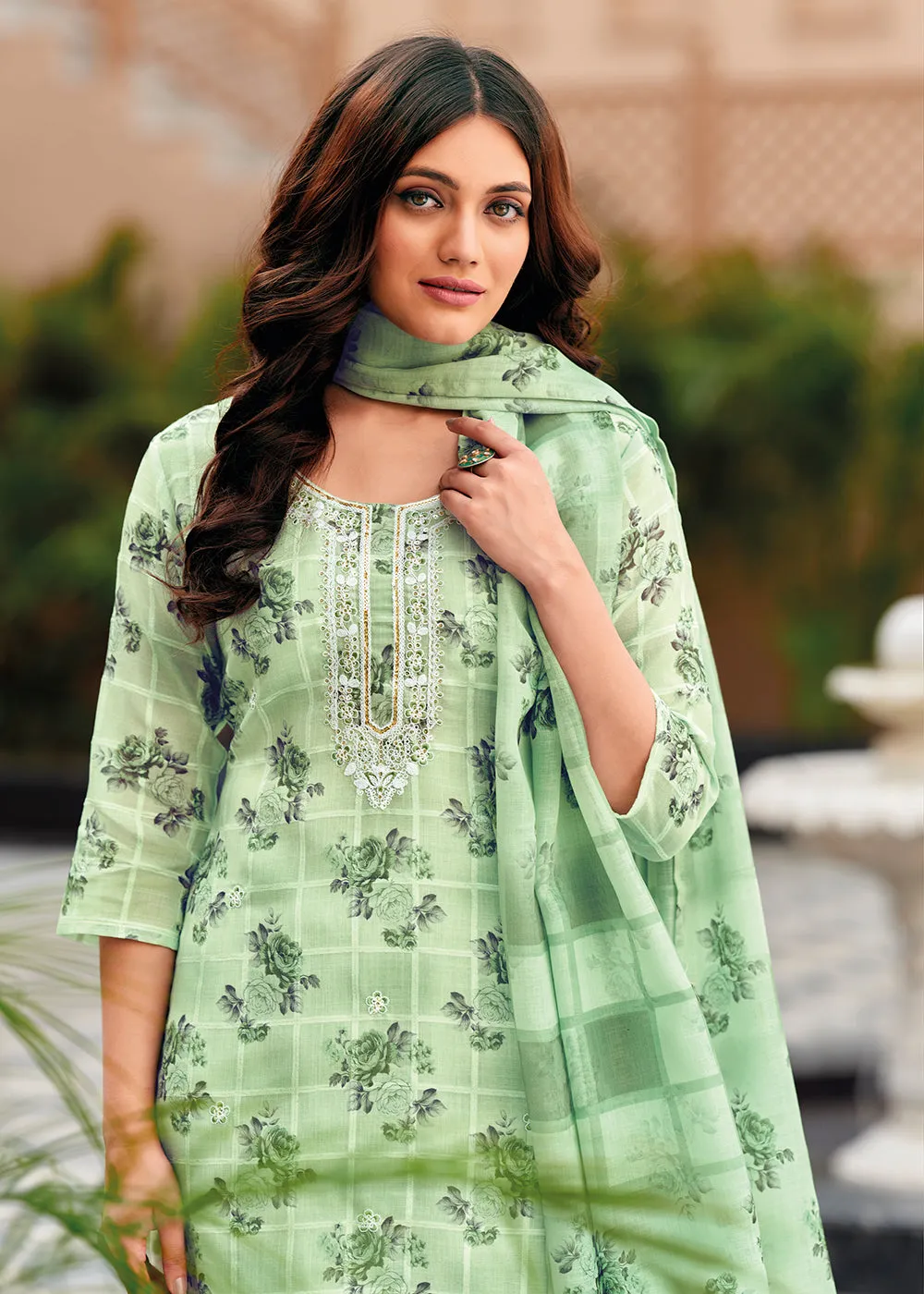 Elegant Green Lilen Embroidered Trendy Casual Salwar Suit