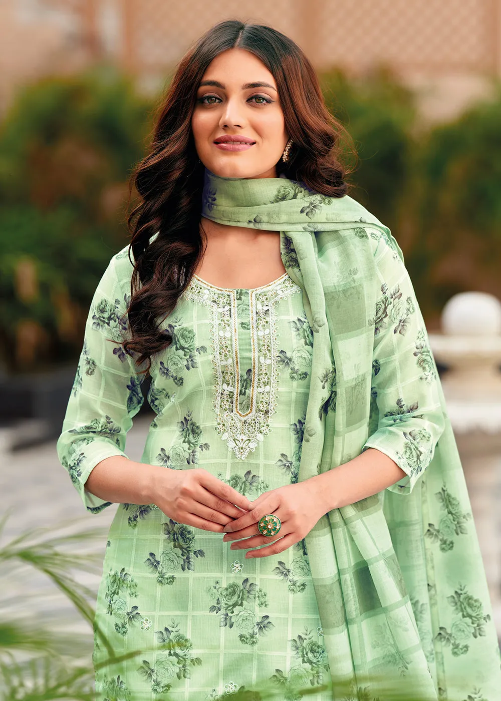 Elegant Green Lilen Embroidered Trendy Casual Salwar Suit